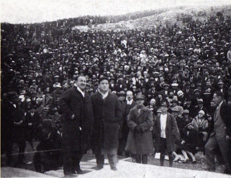 13. Το 1928 ο Τόφαλος & Λόντος ήρθαν στην Ελλάδα για να αγωνιστεί ο δεύτερος στο Παναθηναϊκό Στάδιο με τον Πολωνό Ζμπίσκο. Αγωνίστηκαν και μεταξύ τους σε Άργος (από εκεί και η φωτό) και Πάτρα.jpg