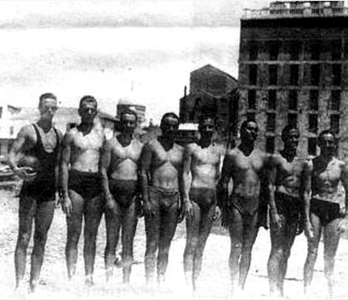 3. Η πρωτοπόρος ομάδα τού Ναυτικού Ομίλου Πατρών, 1930.jpg