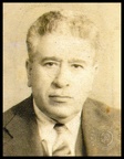 25. Ο Ηλίας Λάζαρης (1899-1962). Λειτούργησε ιδιόκτητη κλινική σε κτίριο παραπλεύρως τής Παντάνασσας. Επιλέχτηκς ως δήμαρχος λόγω τής προσωπικότητάς του, αλλά παρέμεινε στη θέση αυτή μόνο γαι δύο μήνες