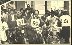 13. Εκκίνηση των μοτοσυκλετικών αγώνων Πατρών - Αθηνών, 1954 (φωτό Νικόλαος Μπούρης)