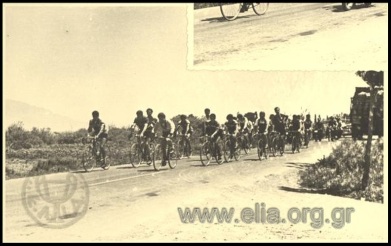 1. Ποδηλατικοί αγώνες Αθηνών - Πατρών, 1954 (φωτό Νικόλαος Μπούρης).JPG