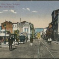 5. Η Αγίου Ανδρέου με τις ράγες τού τραμ στο κέντρο της (αριστερά η πλατεία Τριών Συμμάχων, το ξενοδοχείο "Majestic" δεν έχει χτιστεί ακόμα)
