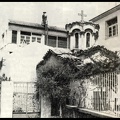 45. Άποψη του Καραμανδάνειου Νοσοκομείου Παίδων με το μικρό ναό στο πραύλιό του