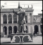 22. Καρναβαλικό στοιχείο στην πλατεία Γεωργίου, μπροστά από το Δημοτικό Θέατρο