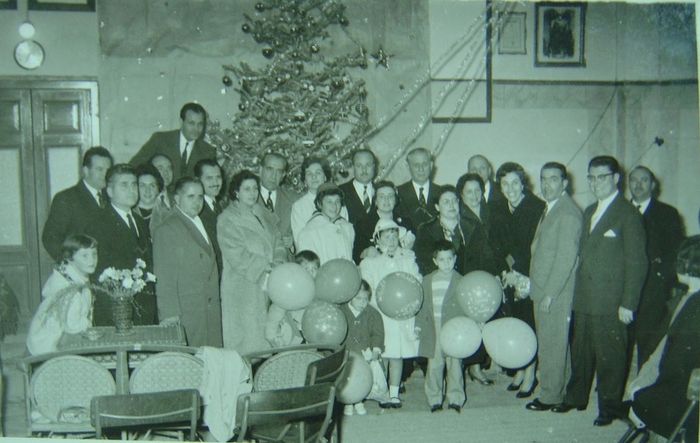 26. Χριστουγεννιάτικη εκδήλωση του προσωπικού ΟΤΕ στην Διακίδειο Σχολή, 1963.jpg
