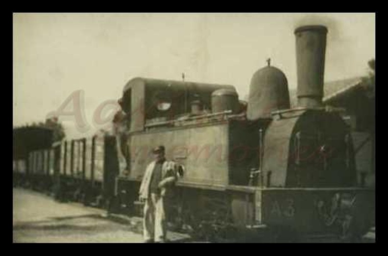 46. Τρένο στο σταθμό, Μάιος 1946.jpg