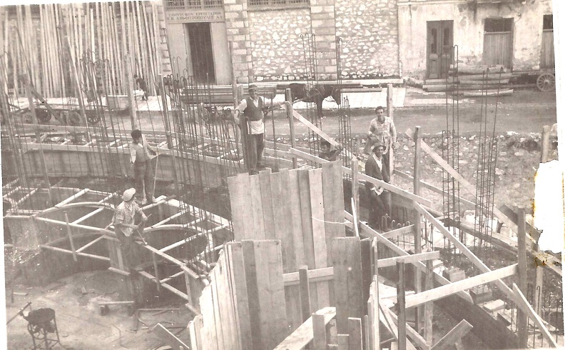 16. Ο νέος ναός τού Αγίου Ανδρέα στη φάση τής κατασκευής του.jpg