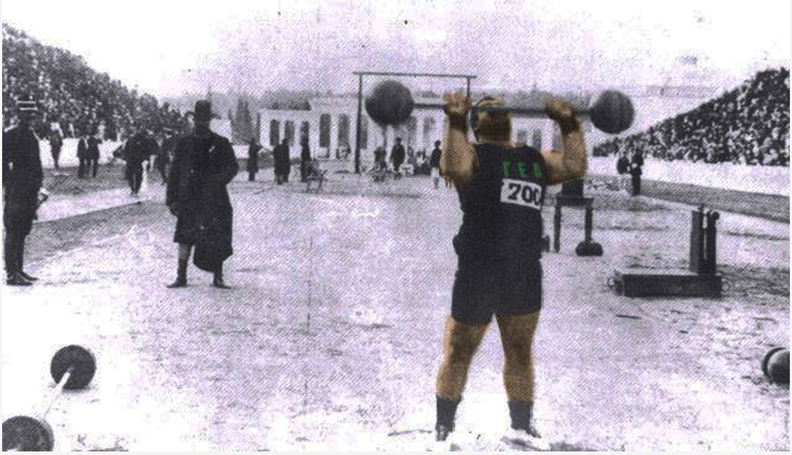 7. O Τόφαλος στους Μεσοολυμπιακούς Αγώνες τής Αθήνας το 1906, σε μια από τις προσπάθειές του, όταν και κατάκτησε το χρυσό μετάλλιο καταρρίπτοντας το δικό του παγκόσμιο ρεκόρ