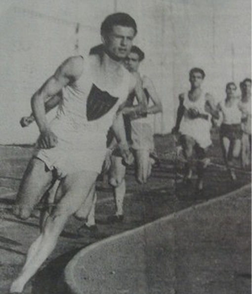 6. Λουκάς Αδαμόπουλος γεννήθηκε το 1928 στην Πάτρα. Ήταν αθλητής στίβου (στα 800 και 1.500 μ.) τής Παναχαΐκής και της Εθνικής ομάδας στίβου.jpg