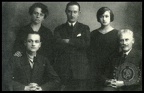1. Ο Παναγιώτης Κανελλόπουλος σε νεαρή ηλικία με την οικογένειά του