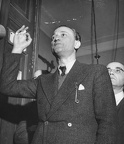 5. Ο Παναγιώτης Κανελλόπουλος, αρχηγός του Εθνικού Ενωτικού Κόμματος, στη Βουλή τού 1946