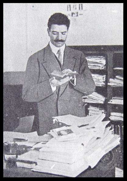 2. Ο Ανδρέας Μιχαλακόπουλος (1875-1938) στο γραφείο του