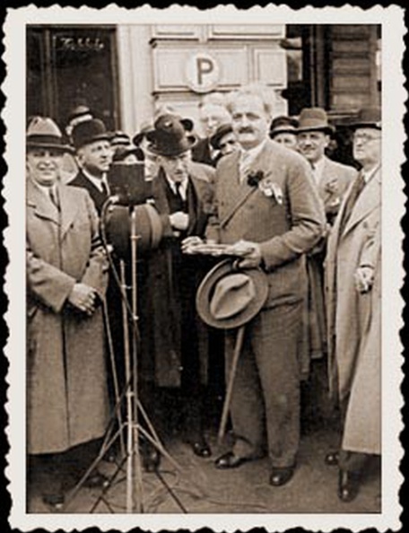 8. Ο Ανδρέας Μιχαλακόπουλος ως υπουργός εξωτερικών (1927-1928). Στιγμιότυπο από τις επαφές και τις συμφωνίες που έκλεισε με ευρωπαίους ομολόγους του.jpg
