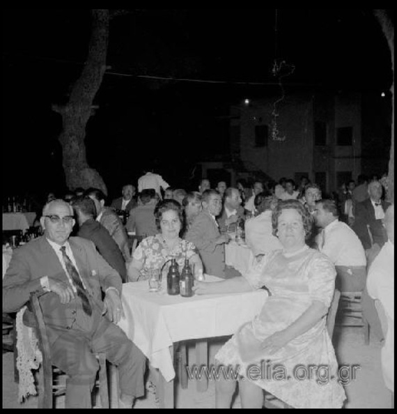 9. Γεύμα στην οικία τού Γεωργίου Παπανδρέου,1962 (φωτό Βασίλης & Αλέξανδρος Τσακιράκης).JPG