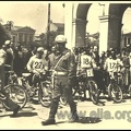 3. Εκκίνηση των μοτοσυκλετικών αγώνων Πατρών - Αθηνών, 1954 (φωτό Νικόλαος Μπούρης)