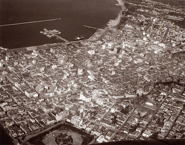 8. Aεροφωτογραφία τής Πάτρας. Η πόλη στα χρόνια τής Δικτατορίας, 1972.jpg