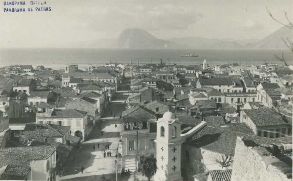 64. Άποψη της Πάτρας από τις σκάλες τής Αγίου Νικολάου