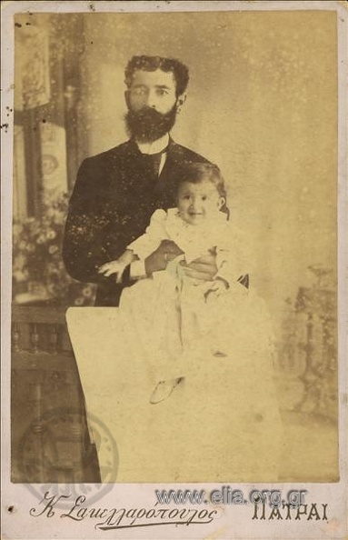 7. Ο φαρμακοποιός Χρήστος Τσιμπουράκης με την κόρη του Ευγενία, 1890(περίπου).JPG