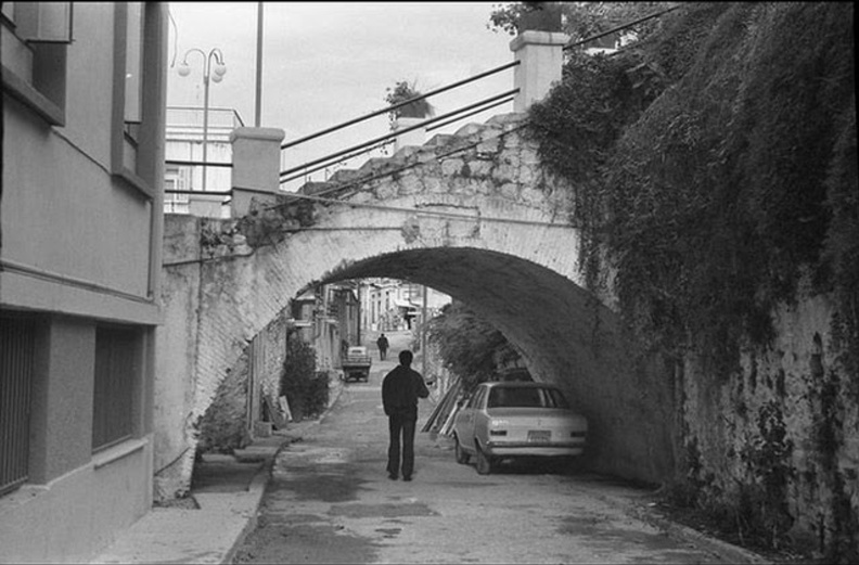 9. Η Ηφαίστου κάτω από τις σκάλες τής Πατρέως, 1970(περίπου)