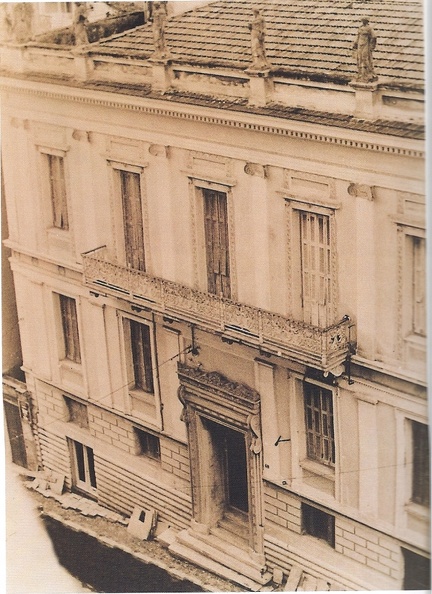 6. Μέγαρο Βουρλούμη στην πλατεία Υψηλών Αλωνίων, που κατεδαφίστηκε το 1969