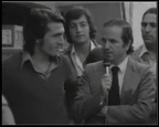 1973 ι. Παίκτες τής Παναχαϊκής μιλούν στον Αντρέα Μπόμη για την πρόκριση της ομάδας επί της Αυστριακής Γκράτσερ. Εδώ ο Κώστας Λεβέντης