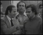 1973 ια. Παίκτες τής Παναχαϊκής μιλούν στον Αντρέα Μπόμη για την πρόκριση της ομάδας επί της Αυστριακής Γκράτσερ. Εδώ ο Πέτρος Λεβεντάκος