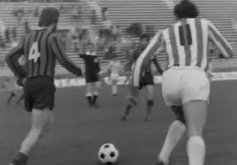 1977 α. Στάδιο Καραϊσκάκη. Ολυμπιακός-Παναχαϊκή (2-1). Κύπελλο Ελλάδας.jpg