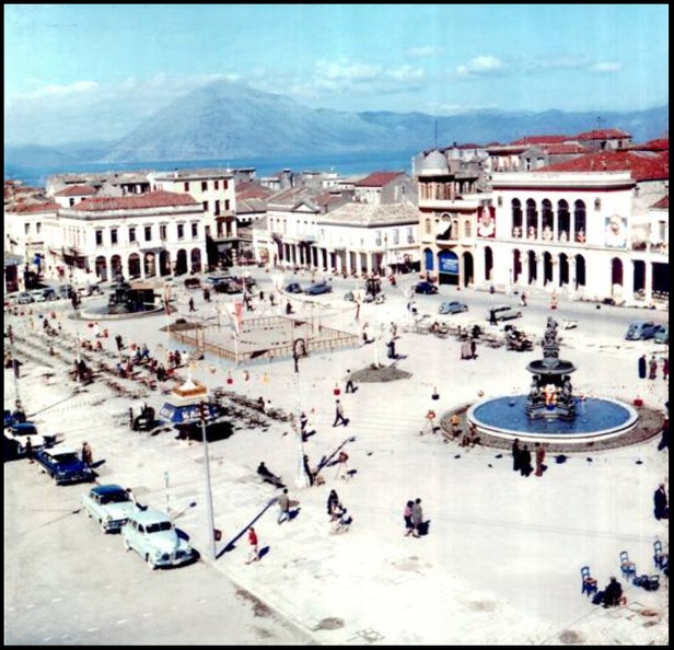 44. Η πλατεία Γεωργίου, αρχές δεκαετίας 1960.jpg