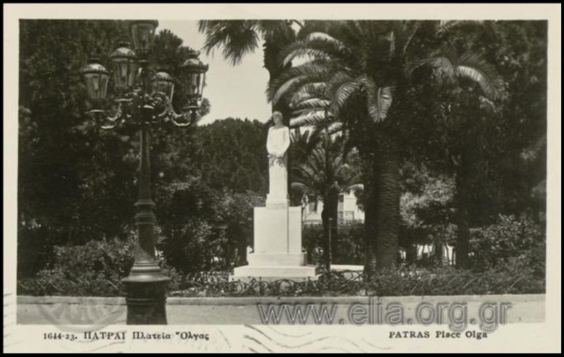 10. Η πλατεία Όλγας, το άγαλμα, δεκαετία 1930.jpg