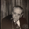 28. Ο Νίκος Πολίτης γεννήθηκε το 1920 στη Λευκάδα. Το 1947, εγκαταστάθηκε στην Πάτρα. Με δική του εισήγηση ιδρύθηκε το Μουσείο Τύπου Πατρών. Εξέδωσε βιβλία που αφορούν την τοπική ιστοριογραφία. Απεβίωσε το 2005