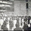 16 Νοέμβρη 1973. Διαδήλωση (4) έξω από το κατειλημμένο Παράρτημα