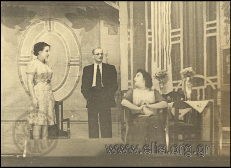 2. Απο την παράσταση του Θεόδωρου Ν. Συναδινού, \'\'Αυτός είμαι\'\', 1940 (φωτό Σωτήρης Αγγελόπουλος).JPG