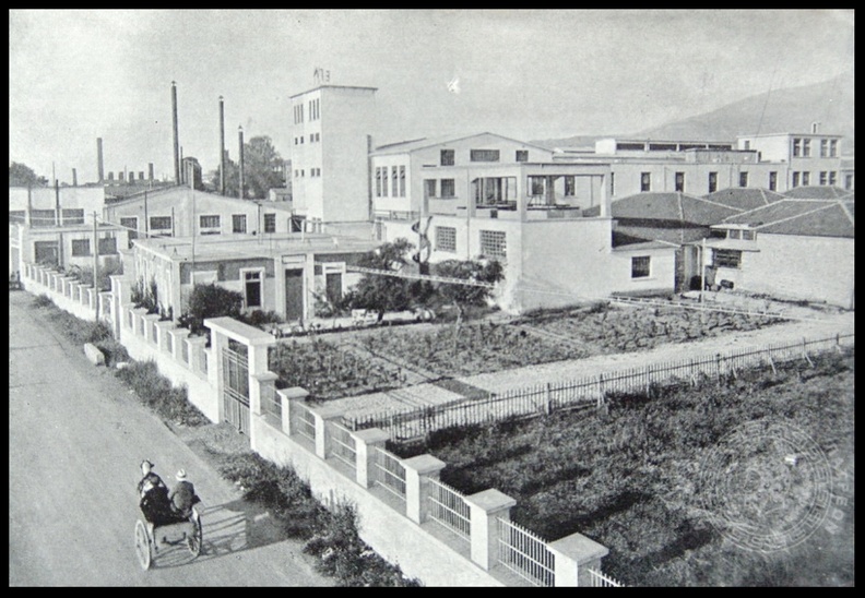 56. Το συγκρότημα της \'\'Χαρτοποιείας Ε. Γ.Λαδόπουλου\'\', δεκαετία 1930.jpg
