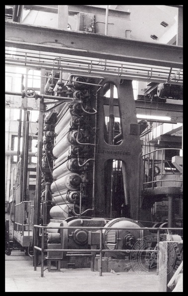 57. Συγκρότημα μηχανών στη \'\'Χαρτοποιεία Ε.Γ.Λ.\'\', δεκαετία 1980.jpg