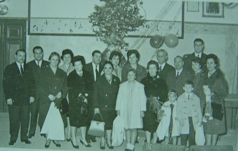 25. Χριστουγεννιάτικη εκδήλωση του προσωπικού ΟΤΕ στην Διακίδειο Σχολή, 1962.jpg
