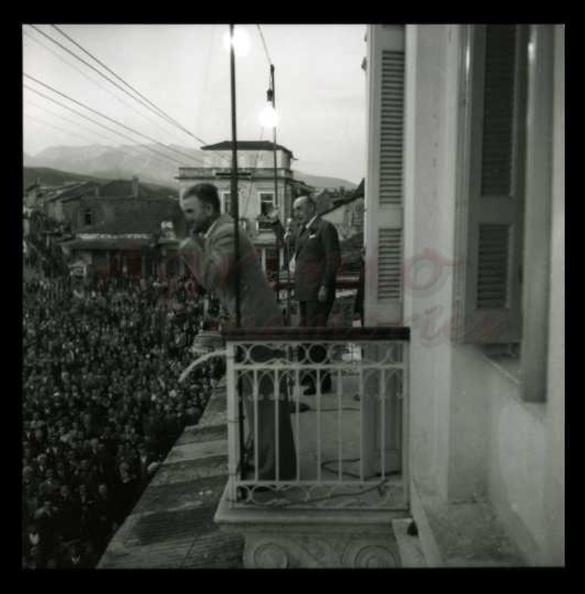 72. Αγρίνιο. Η επίσκεψη του Στρατάρχη Παπάγου, 1952.jpg