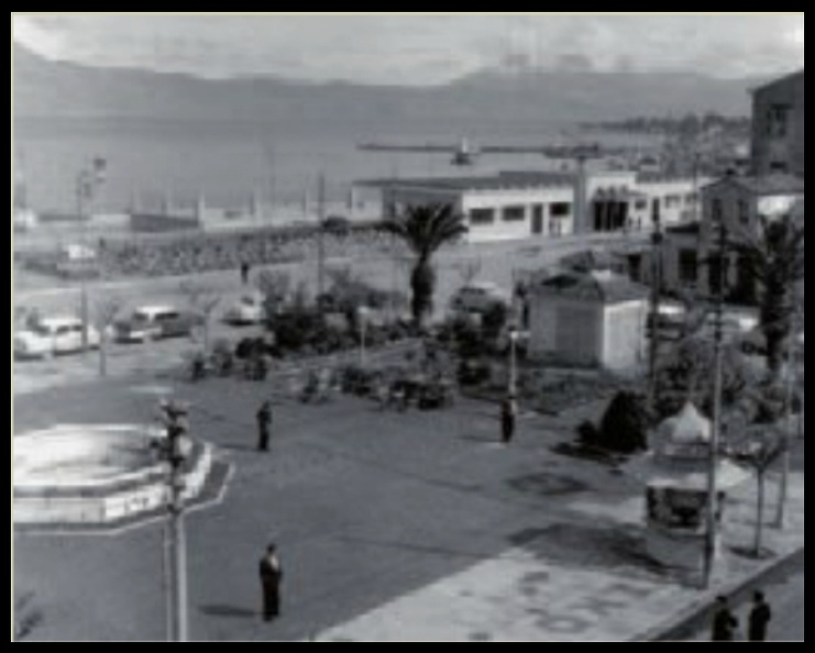 9. Η πλατεία Τριών Συμμάχων, δεκαετία 1960.jpg
