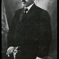 1. Ο ζυθοποιός Πέτρος Μάμος, ιδρυτής τής εταιρείας «Εργοστάσιον Ζυθοποιείας και Παγοποιείας Πέτρου Μάμου και Σας» το 1908