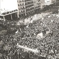 15. Προεκλογική συγκέντρωση Κωνσταντίνου Καραμανλή, 1974 (Πρακτορείο Ηνωμένων Φωτορεπόρτερ)