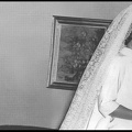 16. Η Κωστάντζα, κόρη τού μετόχου  τής Αchaia Clauss, Aλέκου Αντωνόπουλου, προετοιμάζεται για το γάμο της το 1966. Από την κυρία αυτή έχει πάρει το όνομά της και η Βίλα Κωστάντζα, που βρίσκεται μέσα στο οινόκαστρο